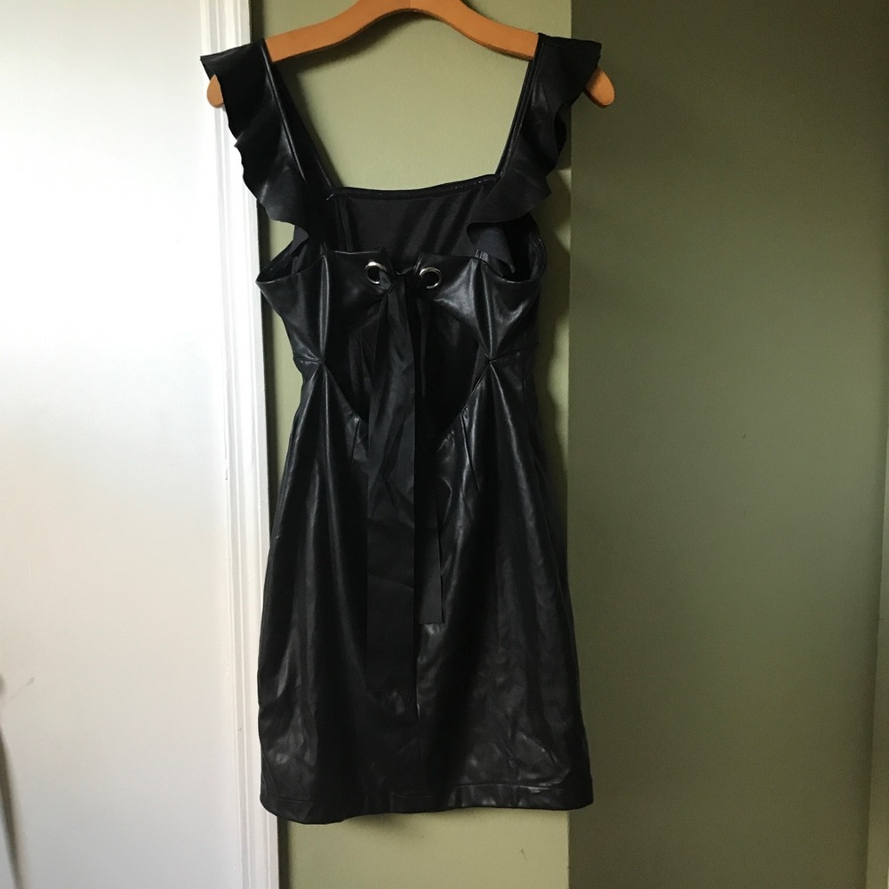 NWT Essue Women’s Faux Leather Cut Out Tie Back dress Small - Picture 5 of 10